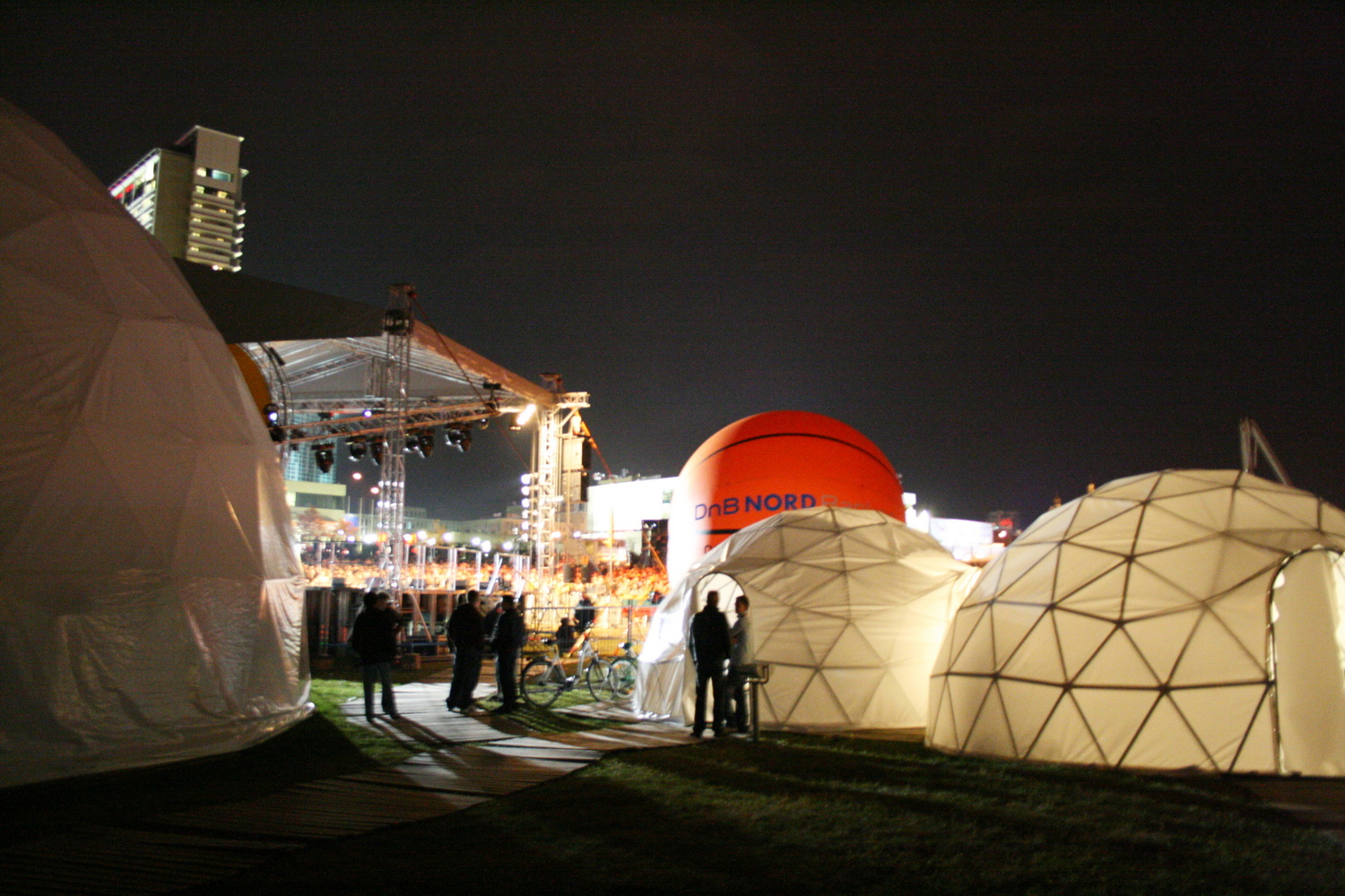 GEODOMAS domes for events and stages